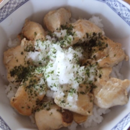 体調じゃなく冷蔵庫が優れなく（？）鶏肉で美味しく作った↑↑↑カットネギも無いので（謝）、アオサ粉ふってみた♪❤・・❤ご馳走様でした！